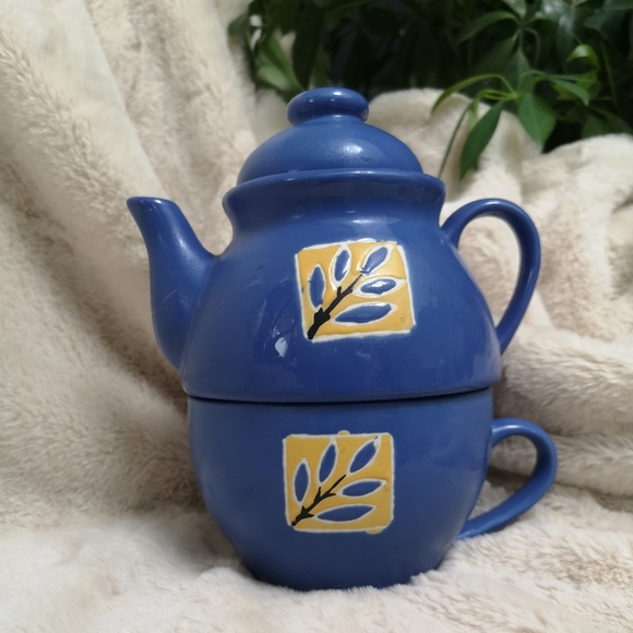 Teapot & cup - Picture 2 of 2